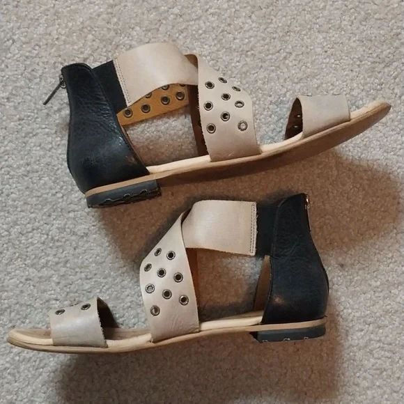 Cute Flat Italian Leather Sandals Zip in back - Picture 3 of 6